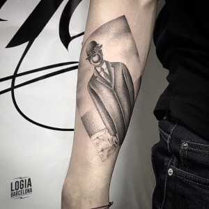 tatuaje_brazo_surrealismo_cuadro_logia_barcelona_mace_cosmos 